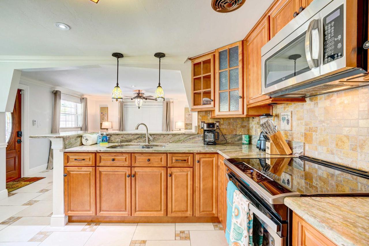 Breezy Naples Home With Private Outdoor Pool! Exterior photo
